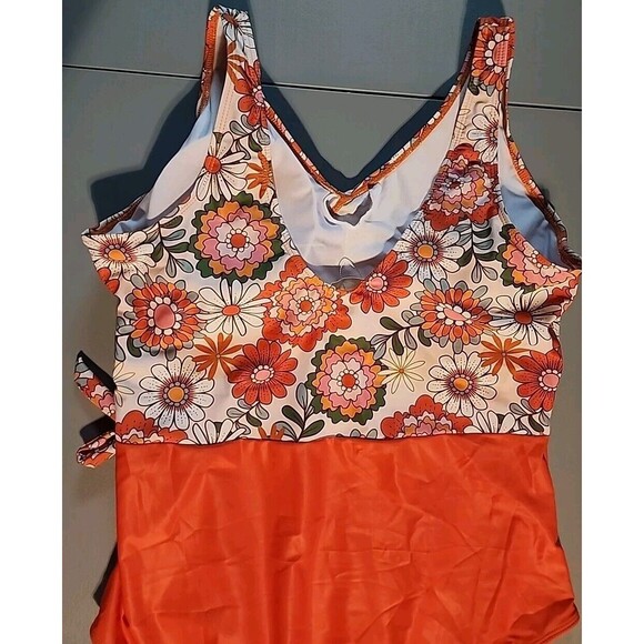 Marie Nicole Bathing Suit Retro Style One Piece With Pads - Picture 5 of 5